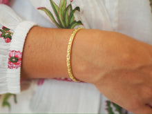 Load image into Gallery viewer, 3D Floral Detailing Slip on Bangle (4MM wide, 60x49MM)